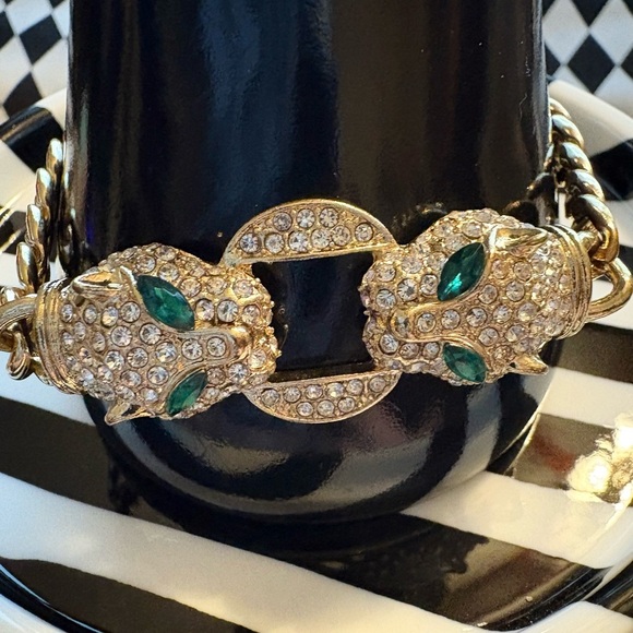 Gold Tone With Clear And and Green Crysyal Cat Bite Chain Bracelet - Picture 3 of 4